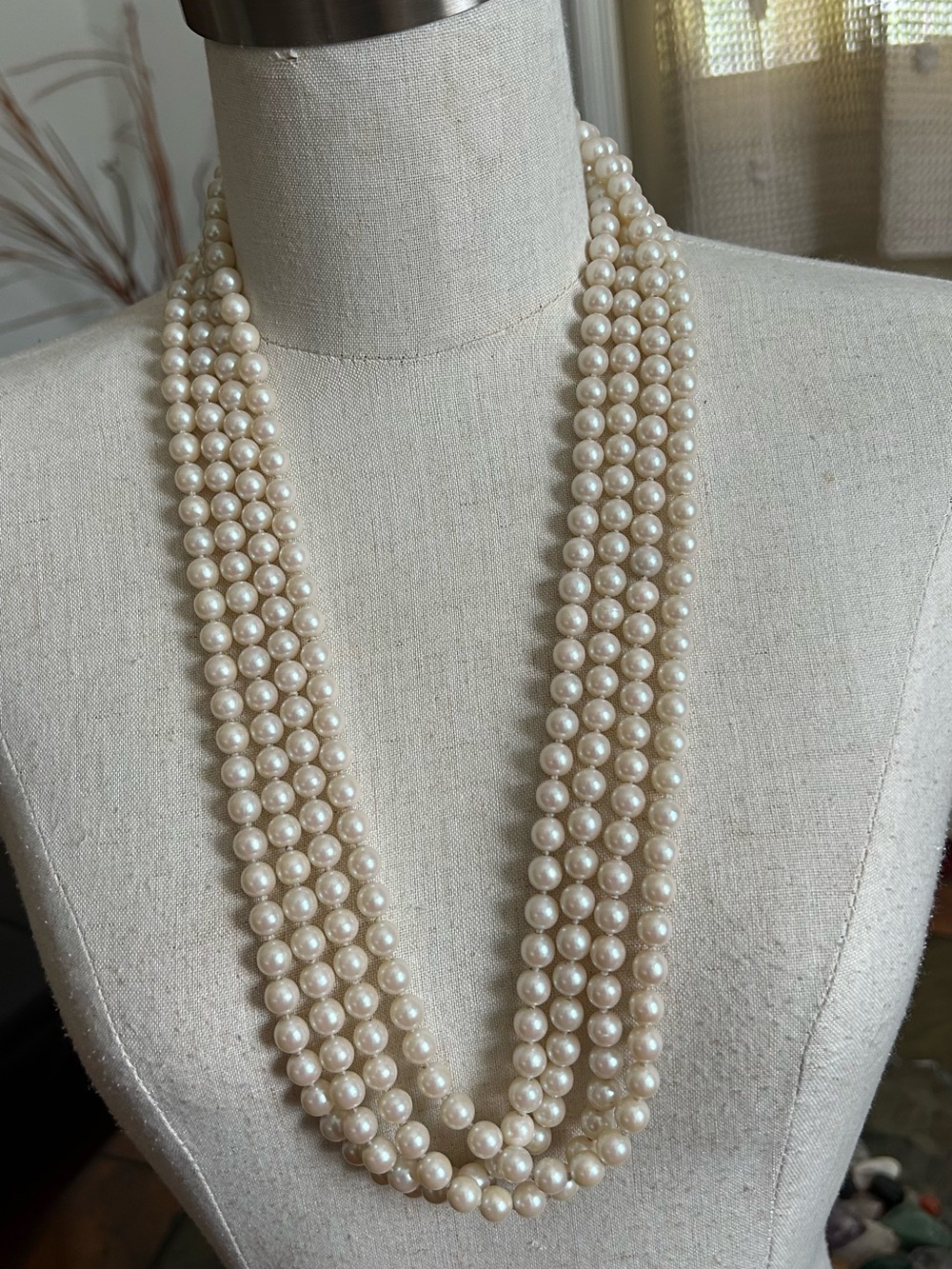 Estate Find Vintage Faux 60 inches Long Strand Pearl Necklace in Cream - Picture 4 of 6